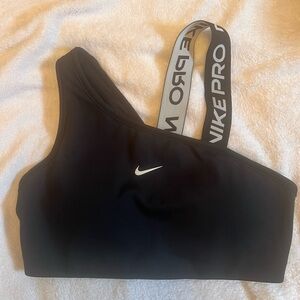Nike Pro Women's Black Sports Bra